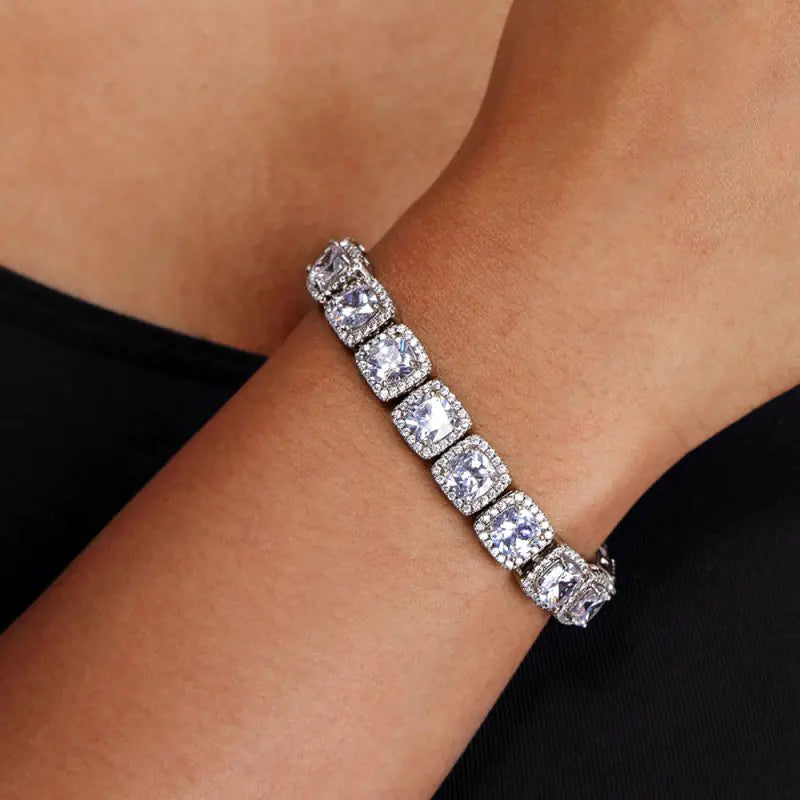 18k-white-gold-bracelet