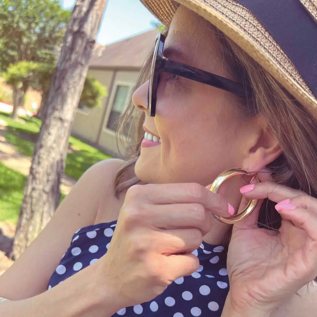 Conjunto de joyas: pendientes y pulseras ajustables con circonitas en